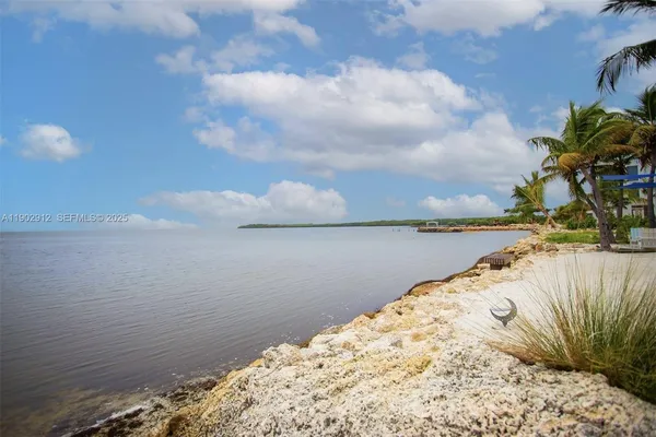 $4,000 | 94825 Overseas Highway, Unit 172, Key Largo, FL 33037