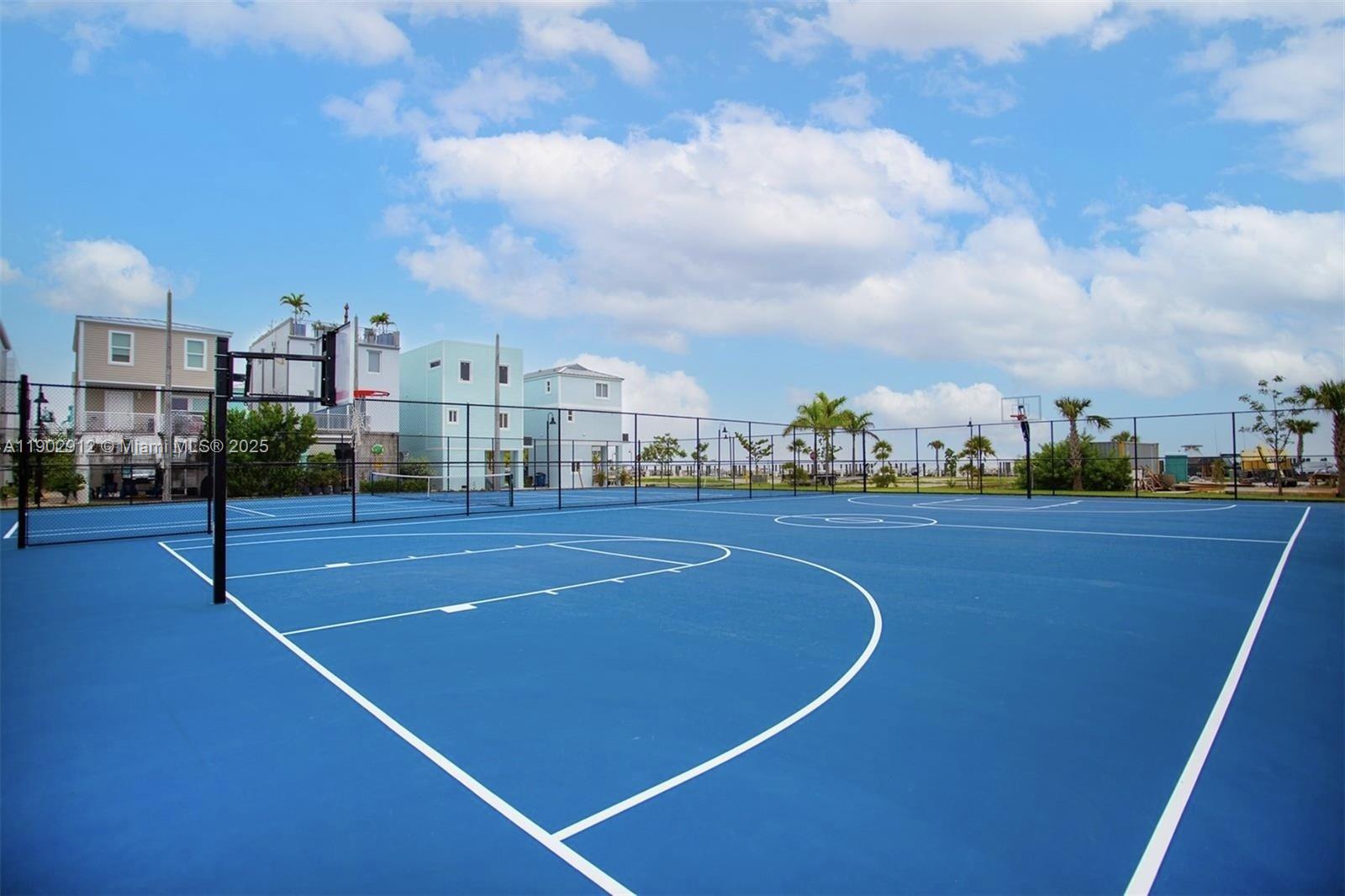 94825 Overseas Highway, Unit 172 Key Largo, FL 33037 - Photo 34 of 40 a view of a basket ball ground