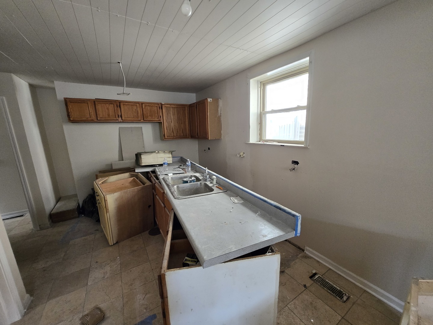 3624 South Paulina Street Chicago, IL 60609 - Photo 3 of 14 a room with storage and utility