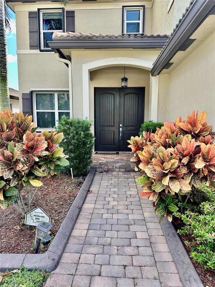 11876 Southwest 253rd Street Homestead, FL 33032 - Photo 3 of 20