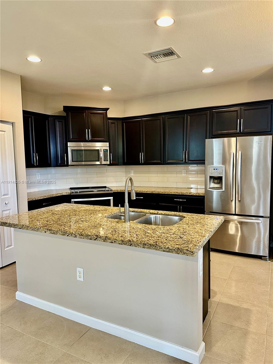 11876 Southwest 253rd Street Homestead, FL 33032 - Photo 6 of 20