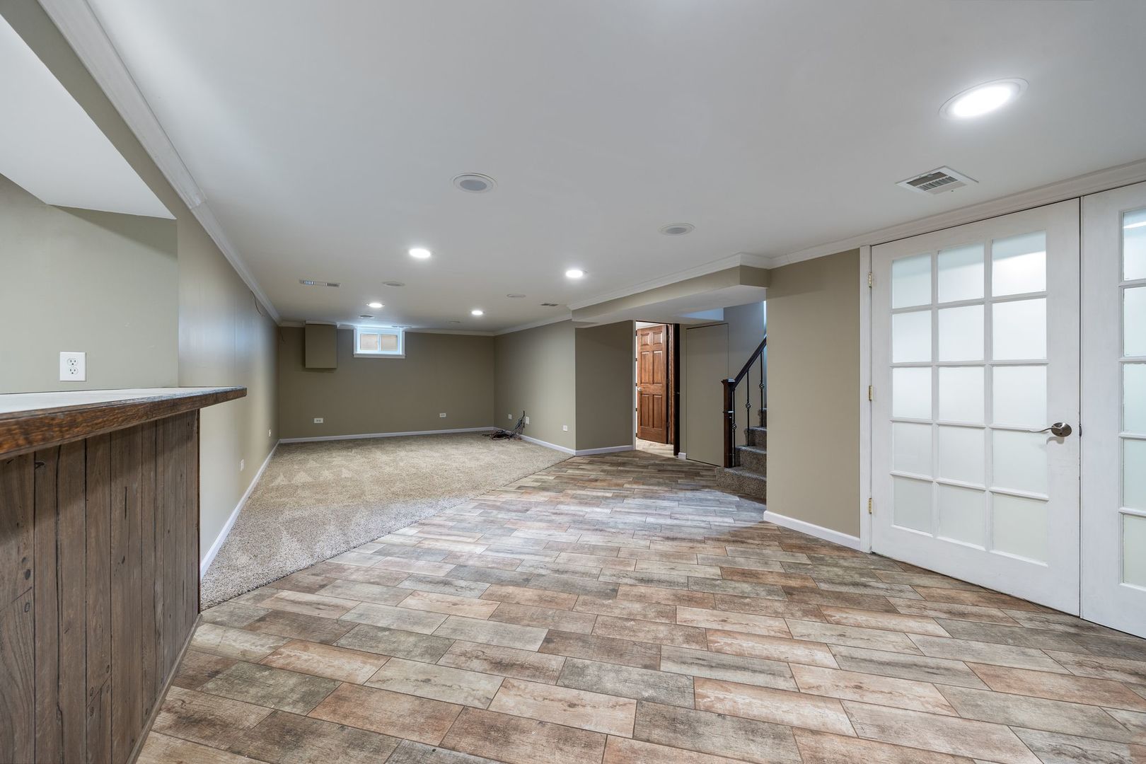149 Wheeling Avenue Wheeling, IL 60090 - Photo 13 of 23 a view of an empty room and window