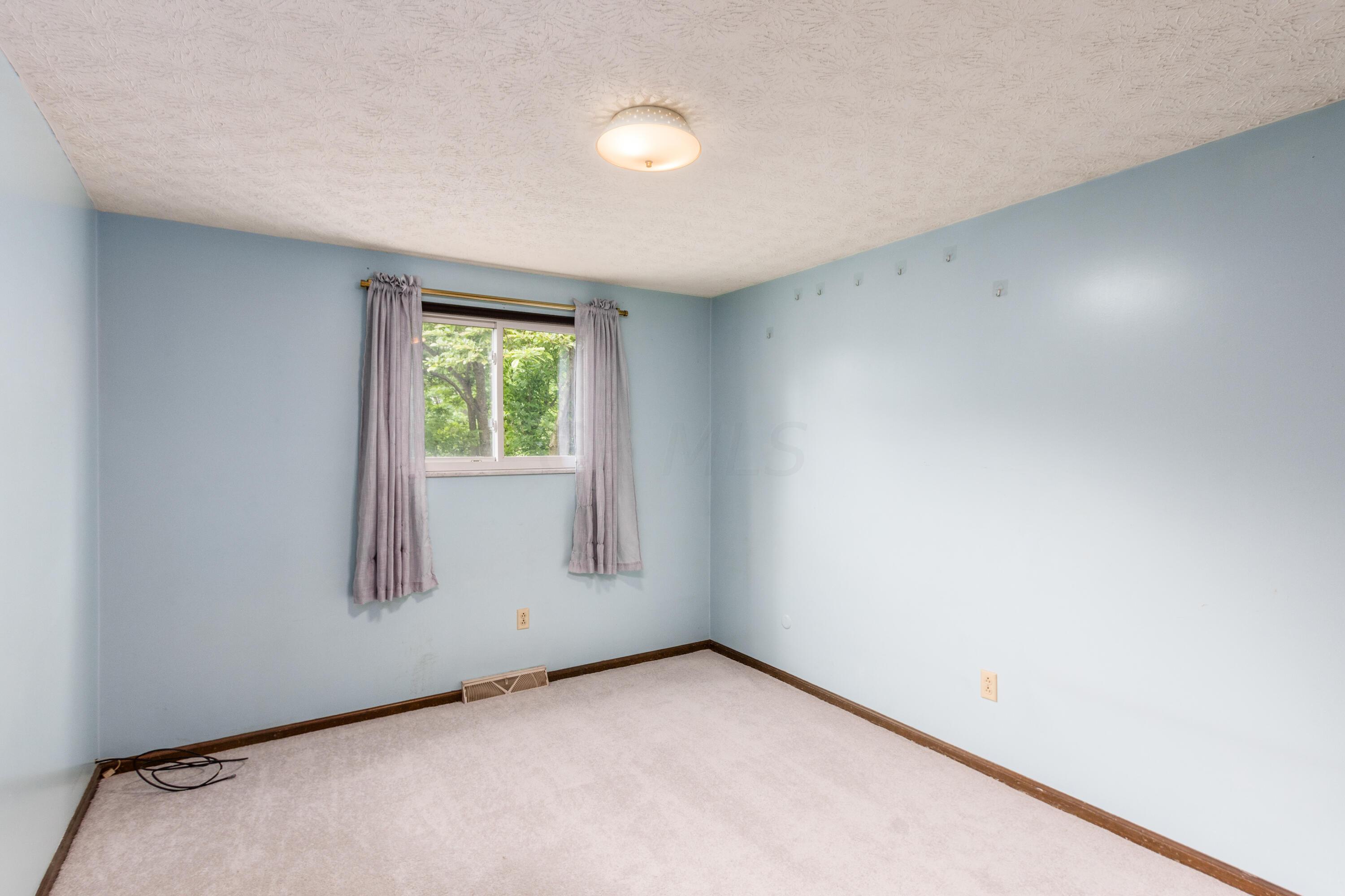 5830 Godown Road Columbus, OH 43235 - Photo 19 of 31 E_5830_Godown_Rd-033_1