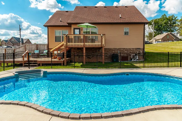 $432,900 | 135 Irish Oaks Drive, Portland, TN 37148