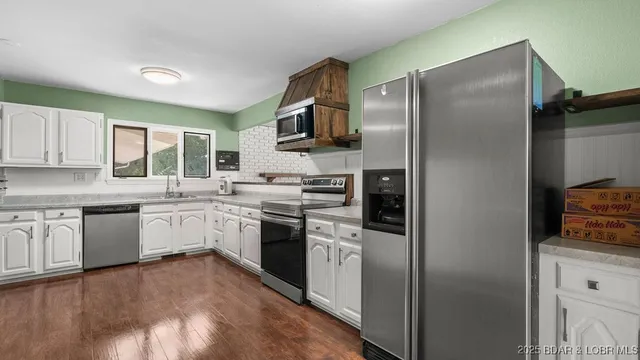 $379,000 | 12 Avery Drive, Kaiser, MO 65047