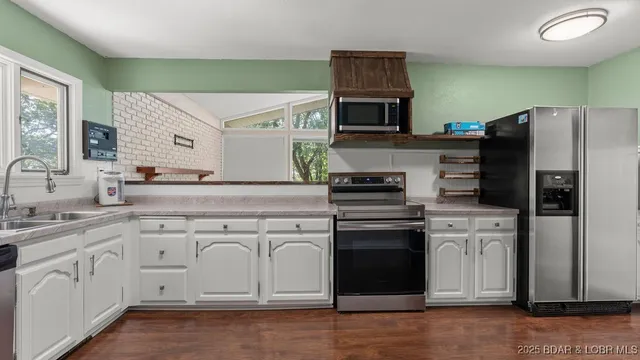 $379,000 | 12 Avery Drive, Kaiser, MO 65047