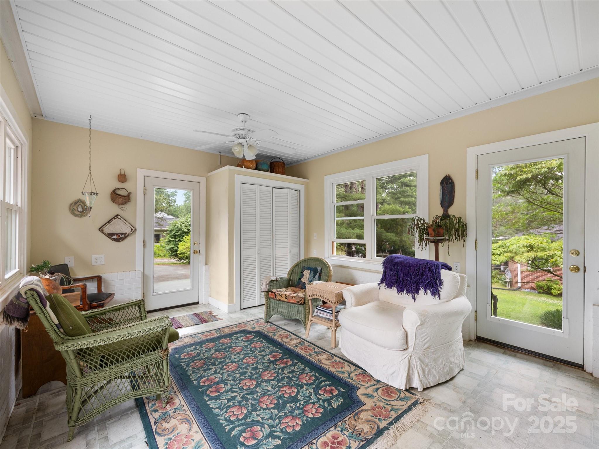 107 Edgehill Road Hendersonville, NC 28739 - Photo 19 of 48 Gallery Image 19