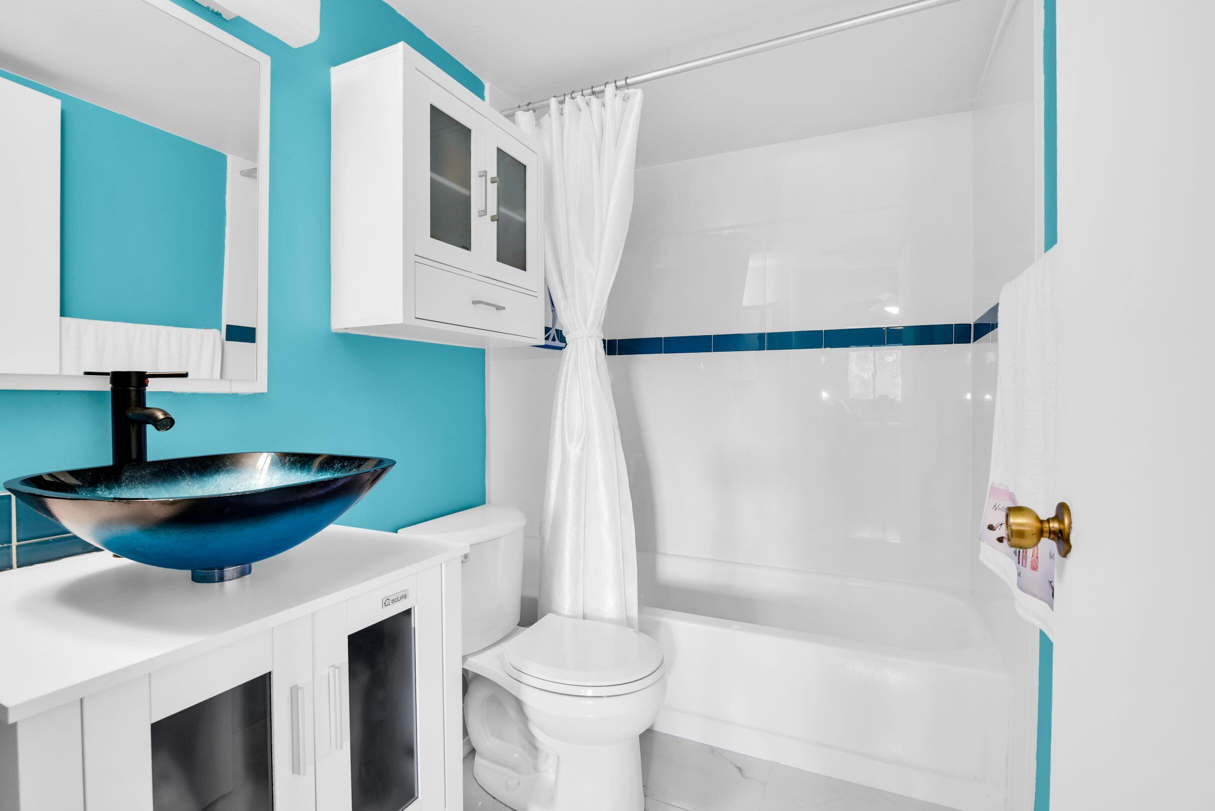 545 Trace Circle, Unit 201 Deerfield Beach, FL 33441 - Photo 16 of 37 Master Bath Zoom