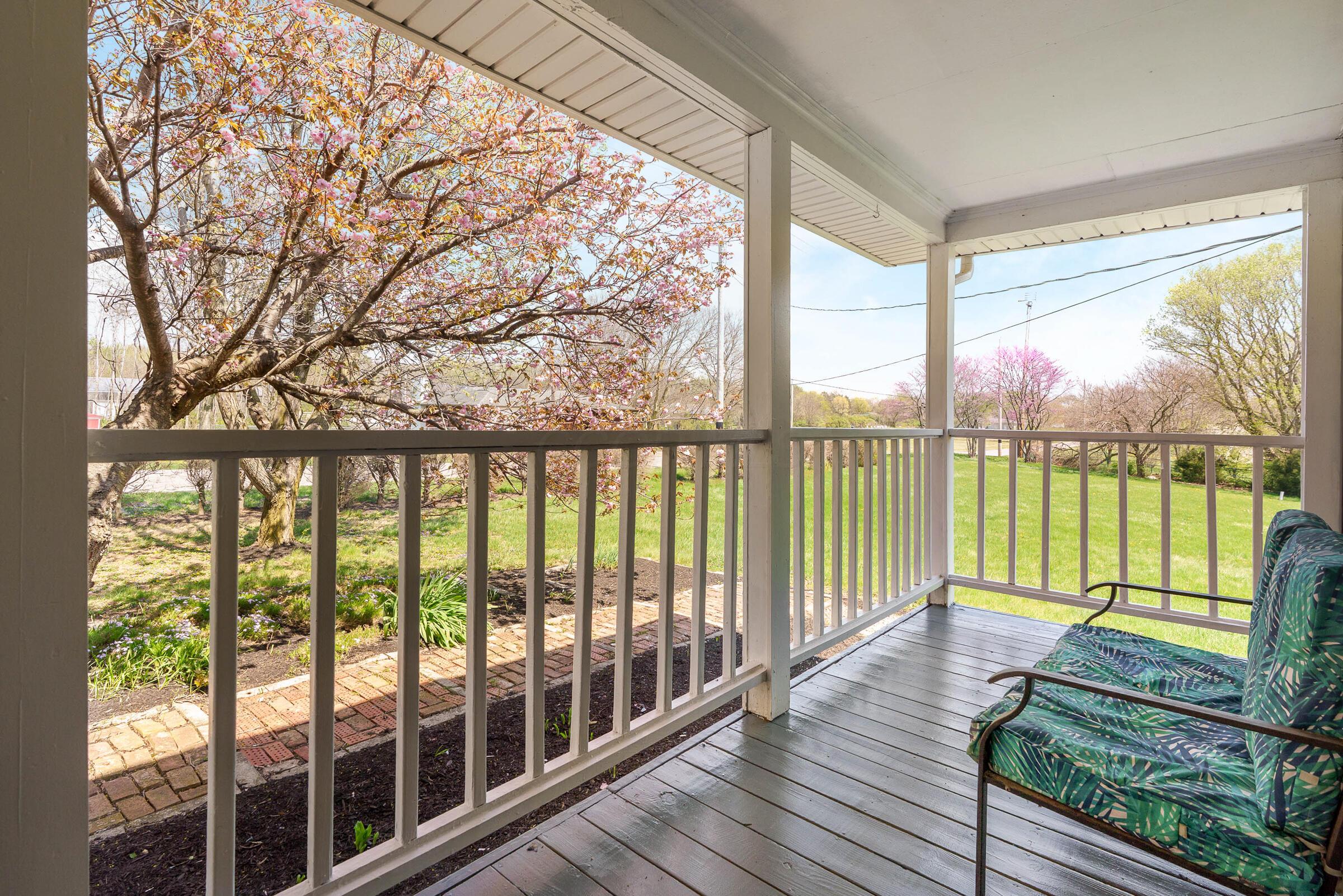 1203 Hiner Road Orient, OH 43146 - Photo 5 of 48 Front Porch