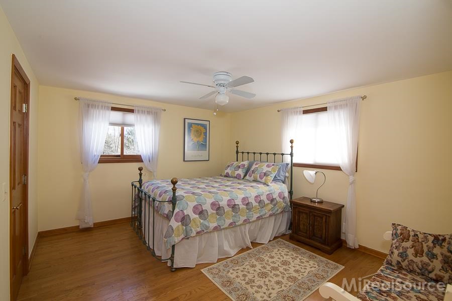 4033 Collins Road Rochester, MI 48306 - Photo 18 of 25