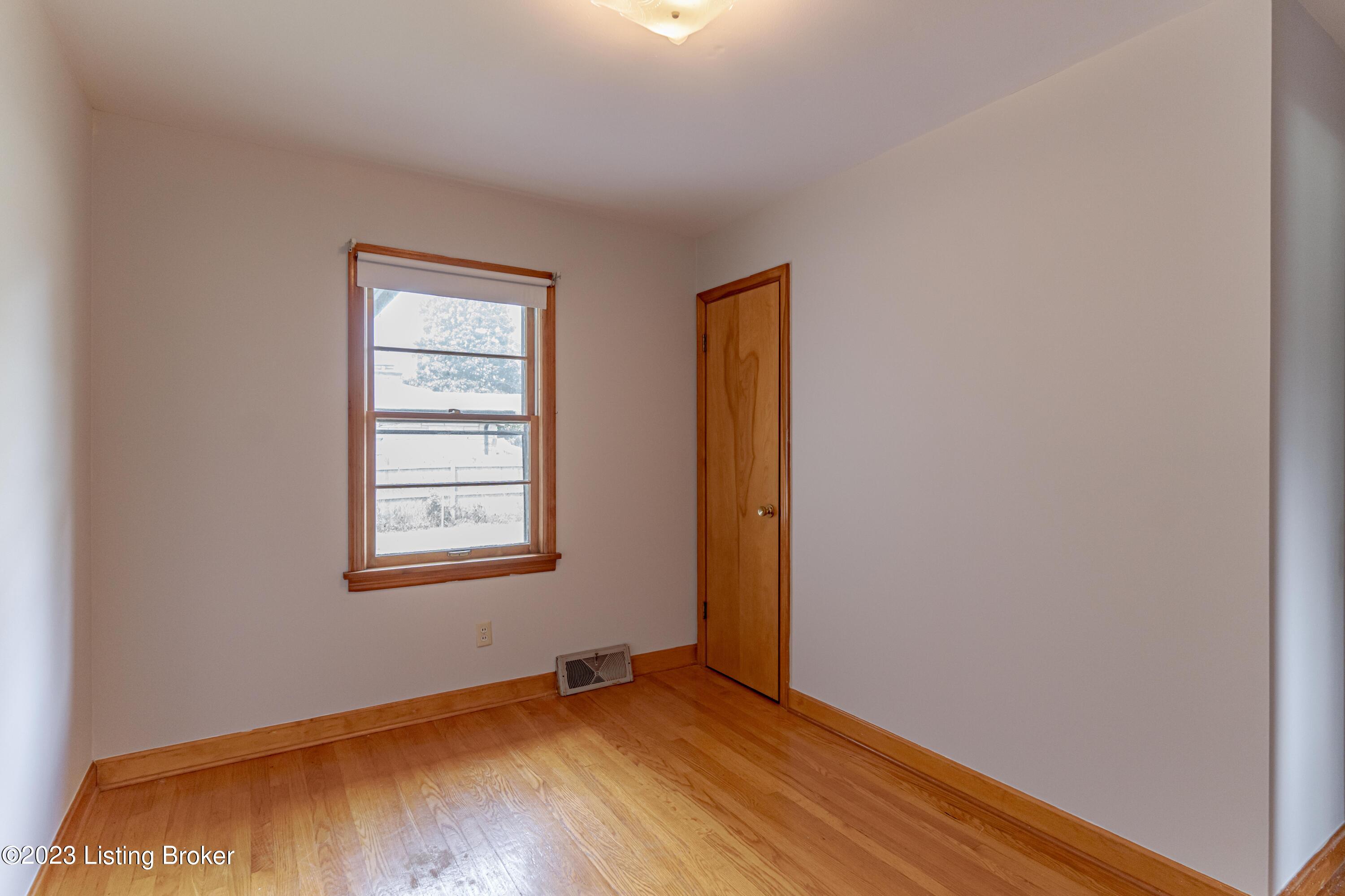 5801 Maryman Road Louisville, KY 40258 - Photo 28 of 71 DSC03872