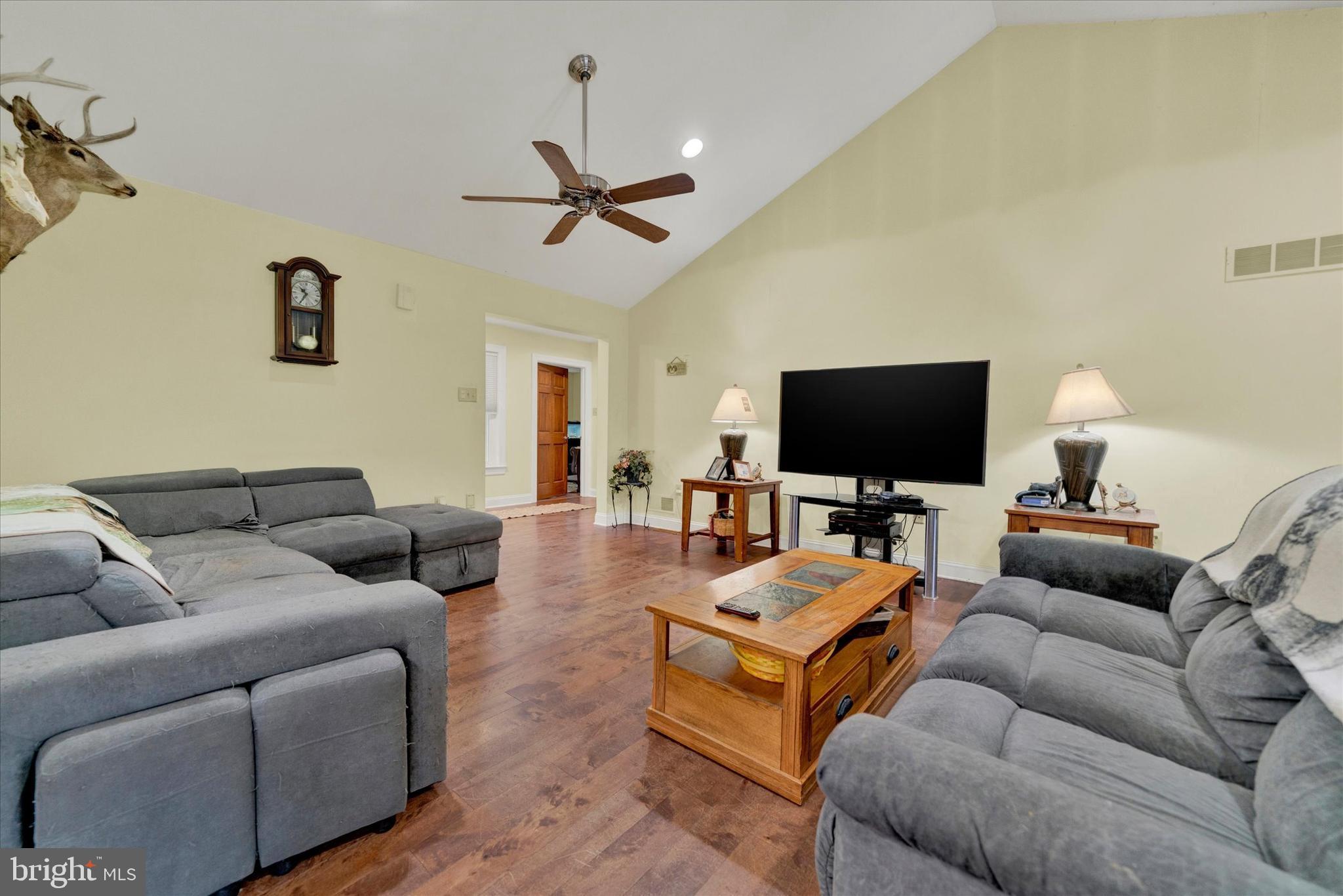181 Fort Road Bernville, PA 19506 - Photo 11 of 43 Family room