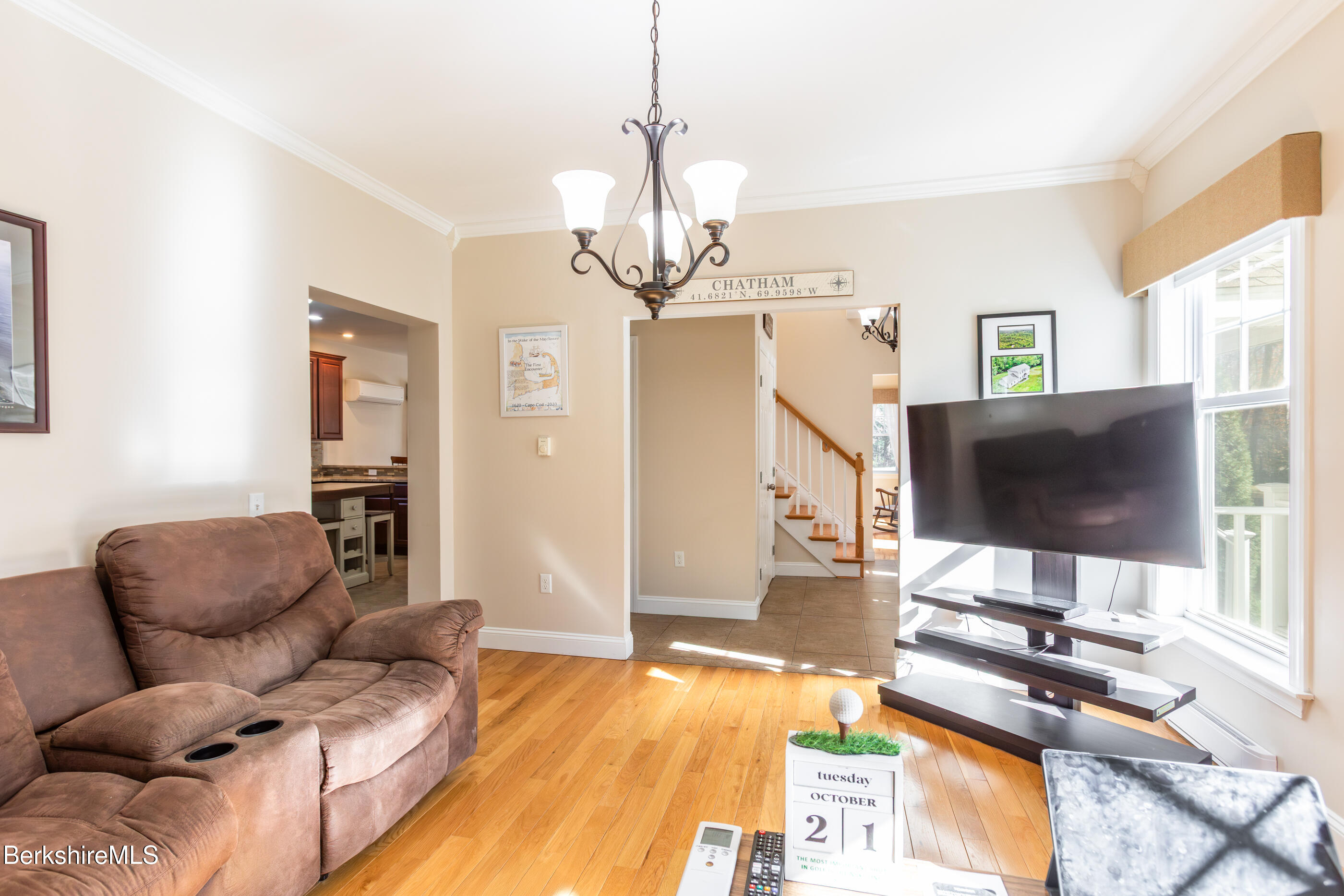 60 Middlefield Road Washington, MA 01223 - Photo 28 of 55 a living room with furniture and a flat screen tv
