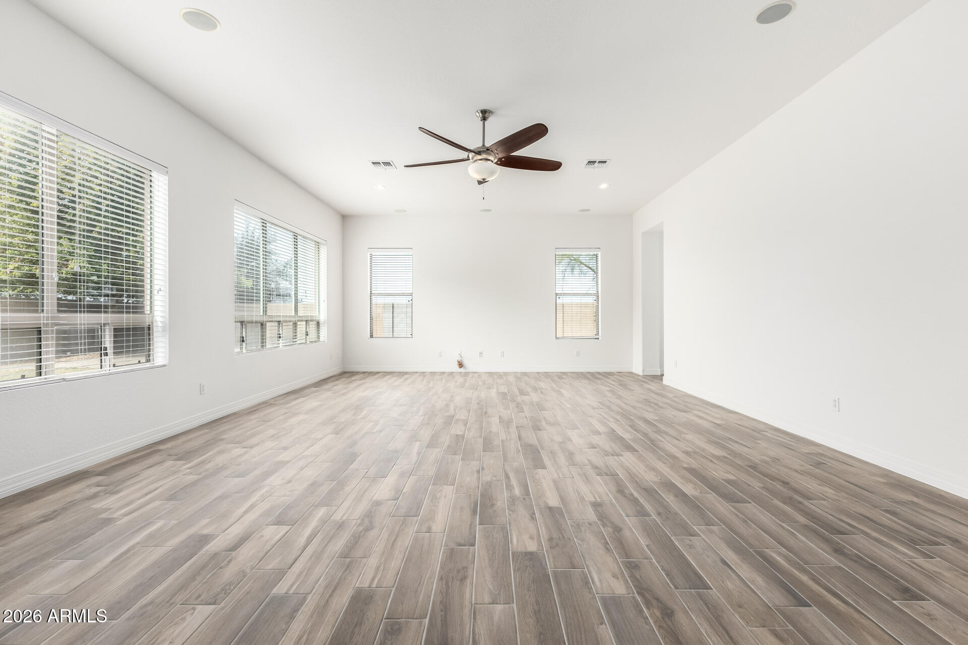 15468 West Coolidge Street Goodyear, AZ 85395 - Photo 9 of 36 9 - Coolidge