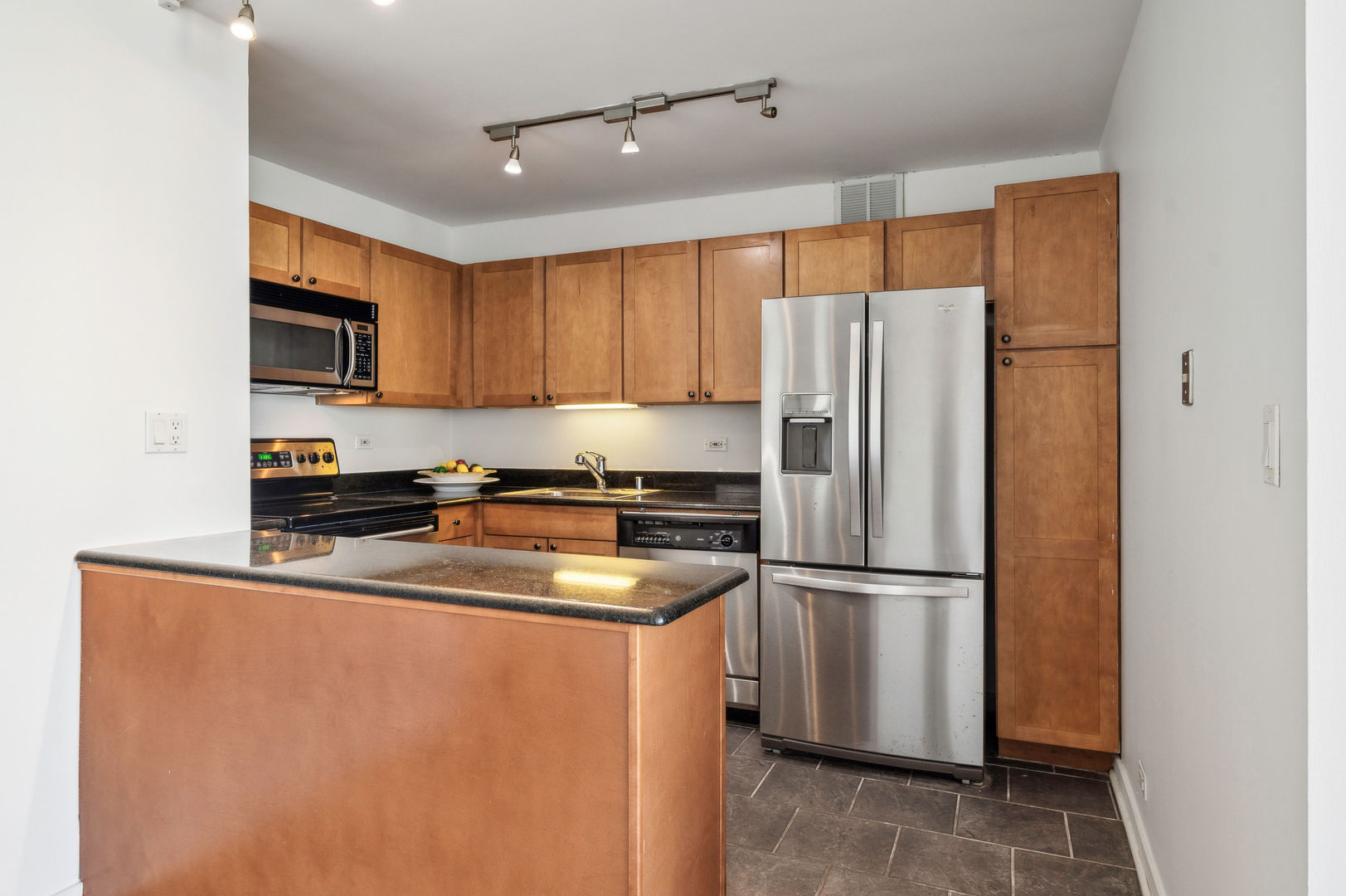 655 West Irving Park Road, Unit 4112 Chicago, IL 60613 - Photo 7 of 18