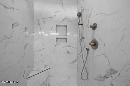 $1,199,000 | 307 Cape Fear Loop, Emerald Isle, NC 28594