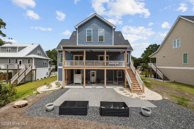 $1,199,000 | 307 Cape Fear Loop, Emerald Isle, NC 28594