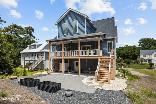 $1,199,000 | 307 Cape Fear Loop, Emerald Isle, NC 28594