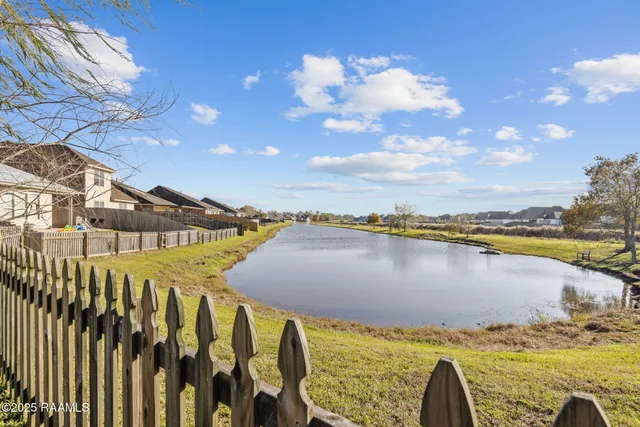 $305,000 | 102 Still Waters Road, Broussard, LA 70518