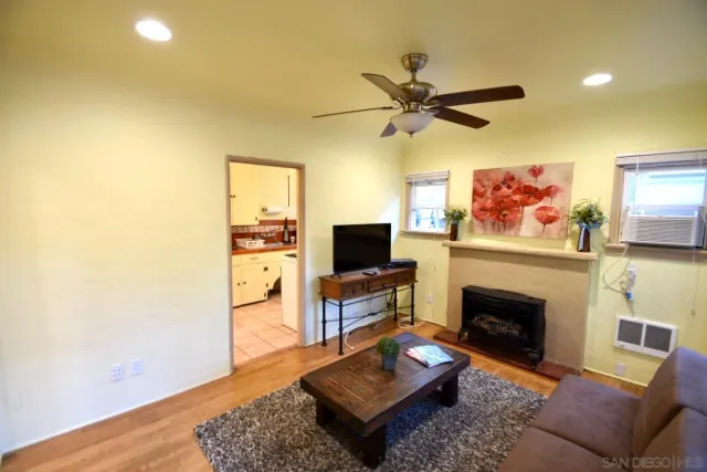 $1,995 | 4639 Park Boulevard, San Diego, CA 92116