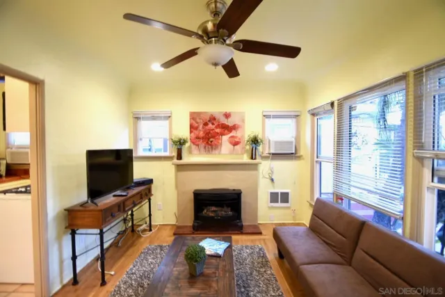 $1,995 | 4639 Park Boulevard, San Diego, CA 92116