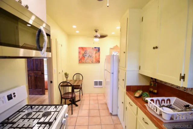 $1,995 | 4639 Park Boulevard, San Diego, CA 92116