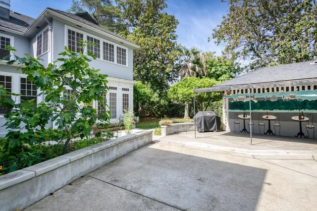 $850,000 | 605 East Home Avenue, Fresno, CA 93728