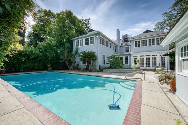 $850,000 | 605 East Home Avenue, Fresno, CA 93728