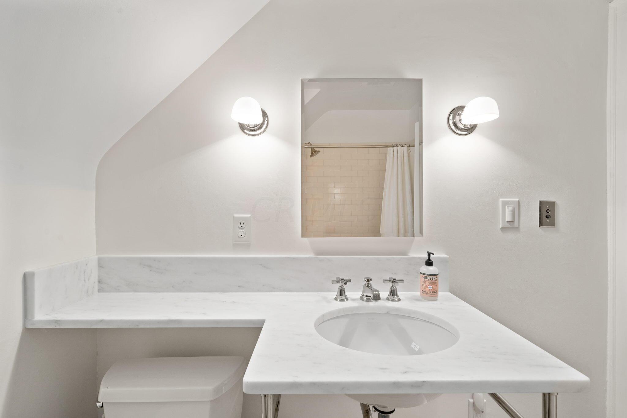 2410 Bryden Road Columbus, OH 43209 - Photo 23 of 61 28-web-or-mls-DSC09501