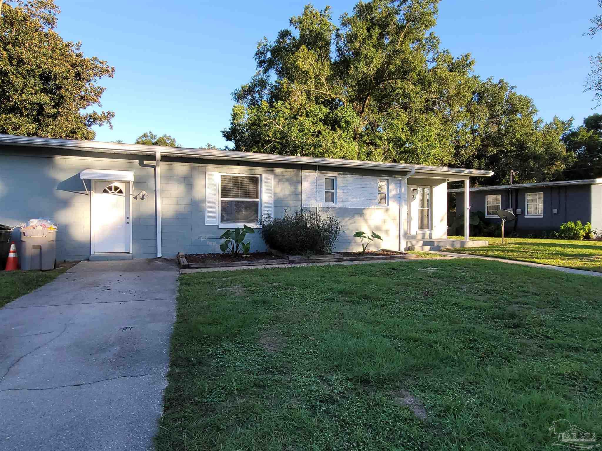 33 Nottingham Way Pensacola, FL 32506 - Photo 2 of 19