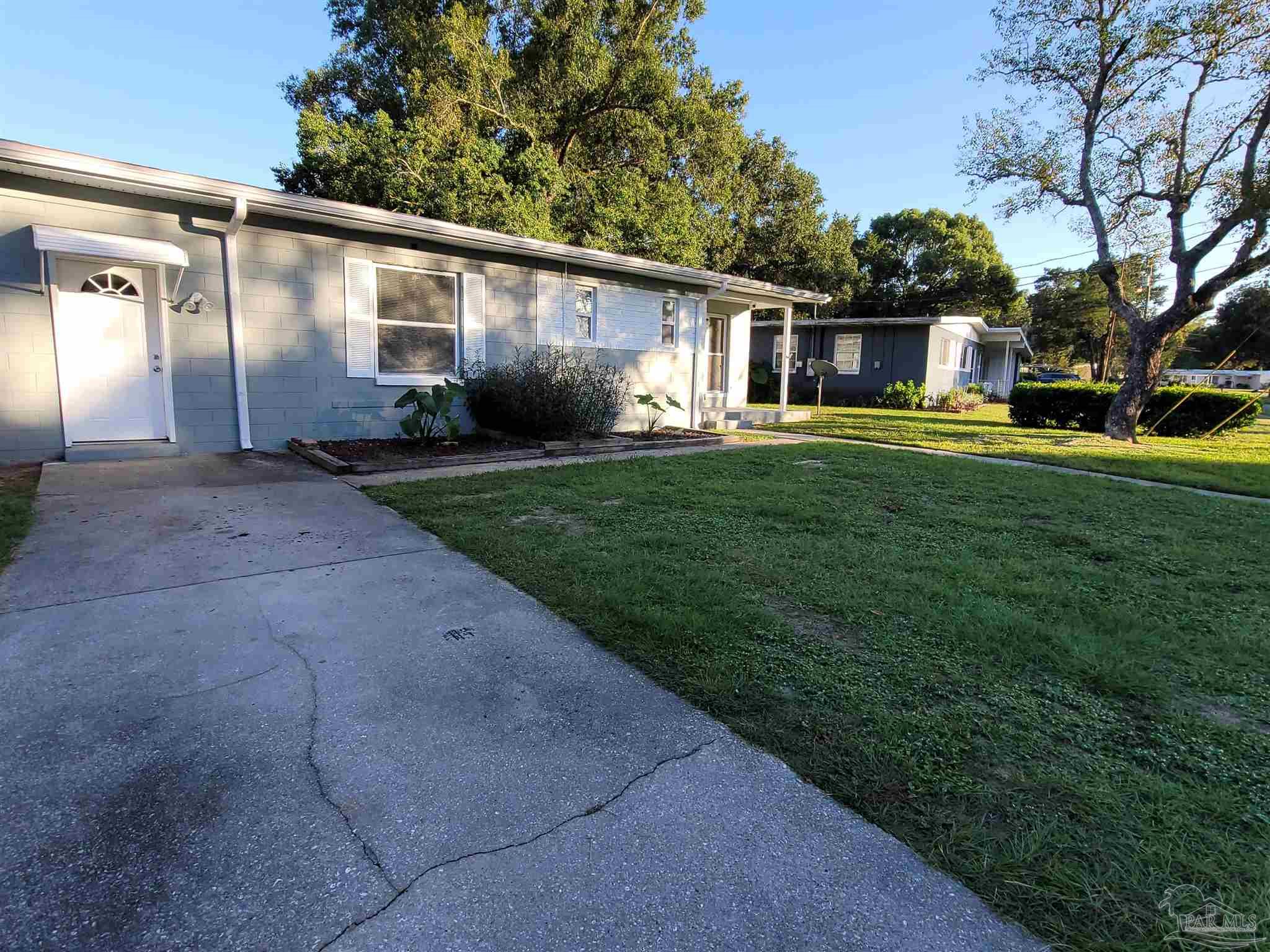 33 Nottingham Way Pensacola, FL 32506 - Photo 4 of 19