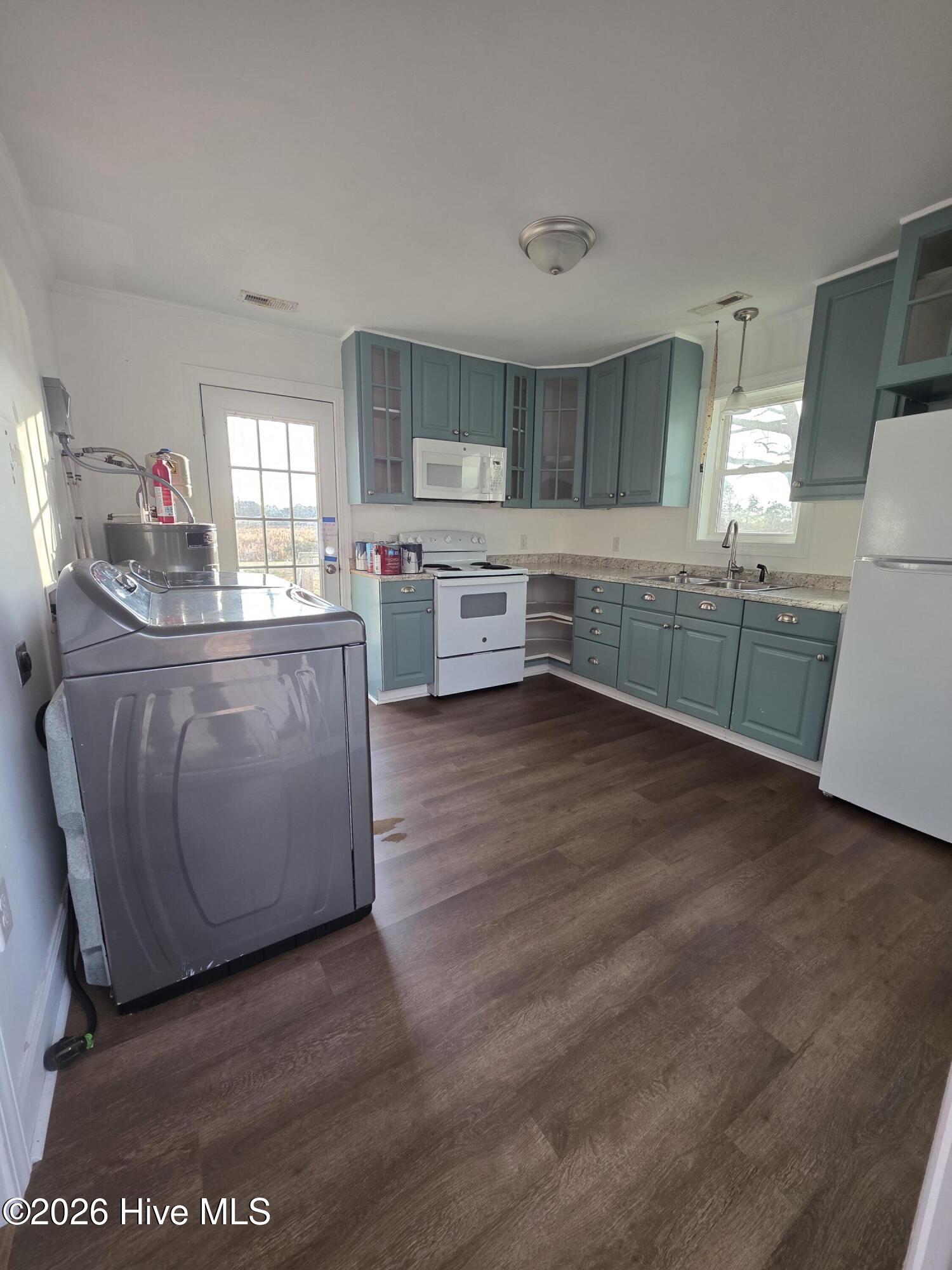 222 Snow Hill Street Ayden, NC 28513 - Photo 4 of 13 20260110_161101