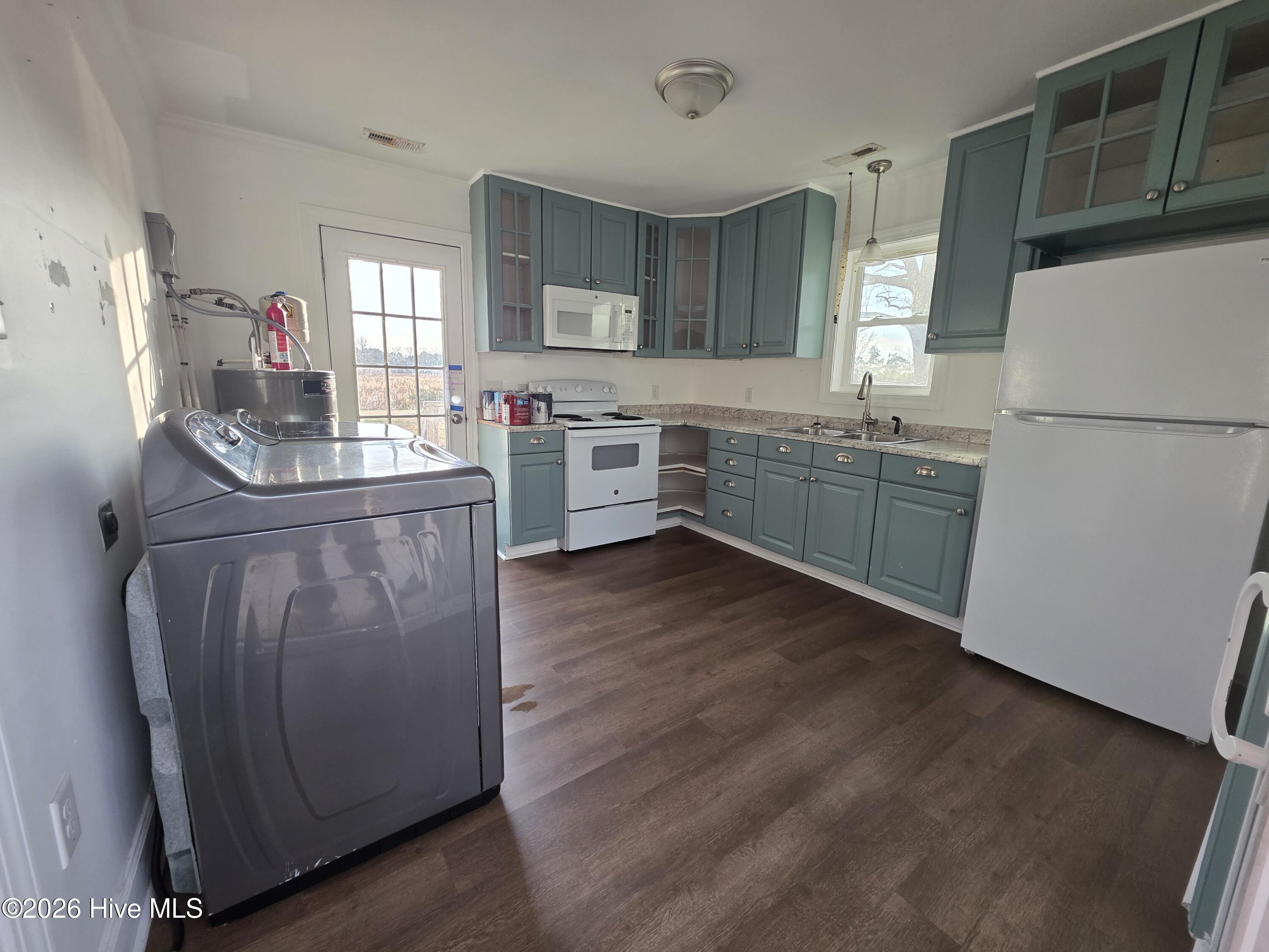 222 Snow Hill Street Ayden, NC 28513 - Photo 5 of 13 20260110_161125