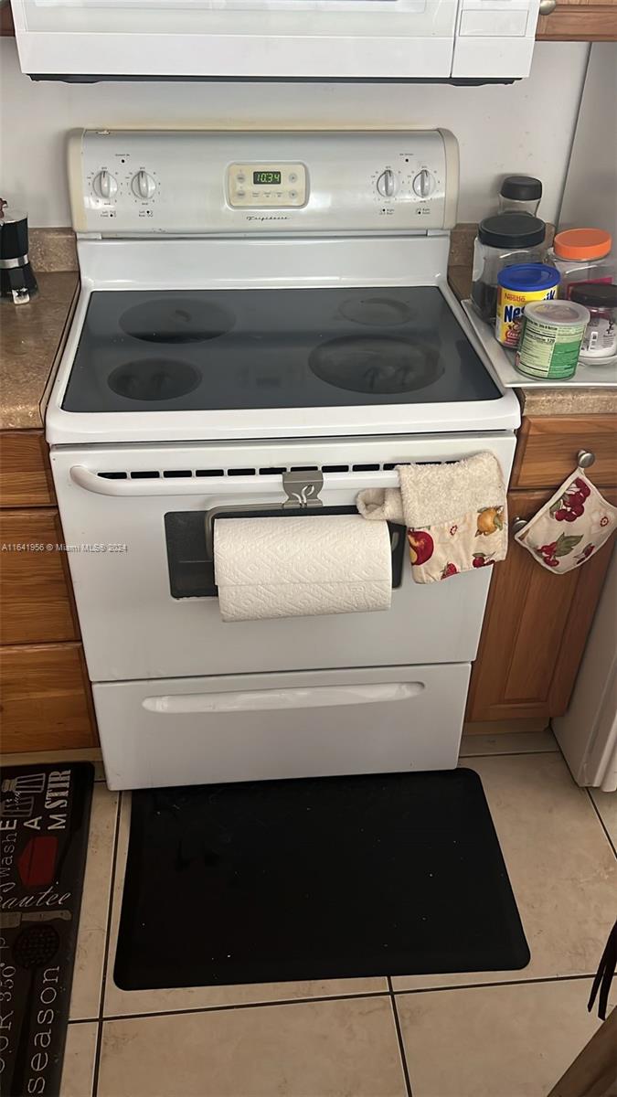 7304 Southwest 82nd Street, Unit A210 Miami, FL 33143 - Photo 8 of 17