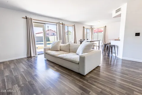 $425,000 | 6736 North 76th Drive, Glendale, AZ 85303