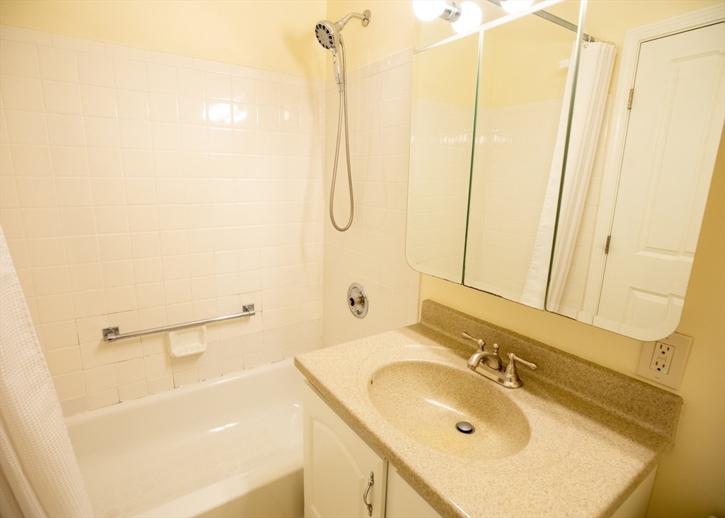 16 Balmoral Street, Unit 417 Andover, MA 01810 - Photo 13 of 20