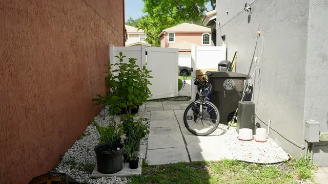 $3,200 | 3290 Turtle Cove, West Palm Beach, FL 33411