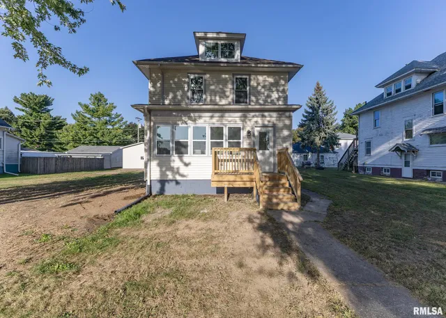 $265,000 | 924 North 3rd Street, Clinton, IA 52732