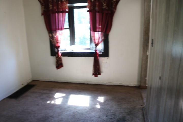 590 Grove Road Verona, PA 15147 - Photo 5 of 8 Gallery Image 5