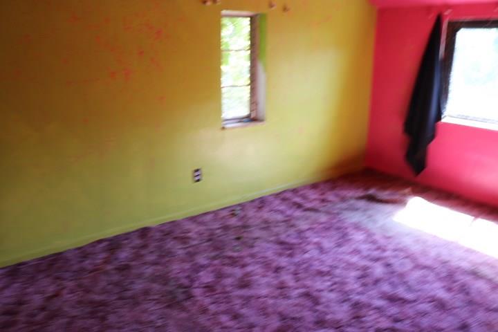 590 Grove Road Verona, PA 15147 - Photo 6 of 8 Gallery Image 6