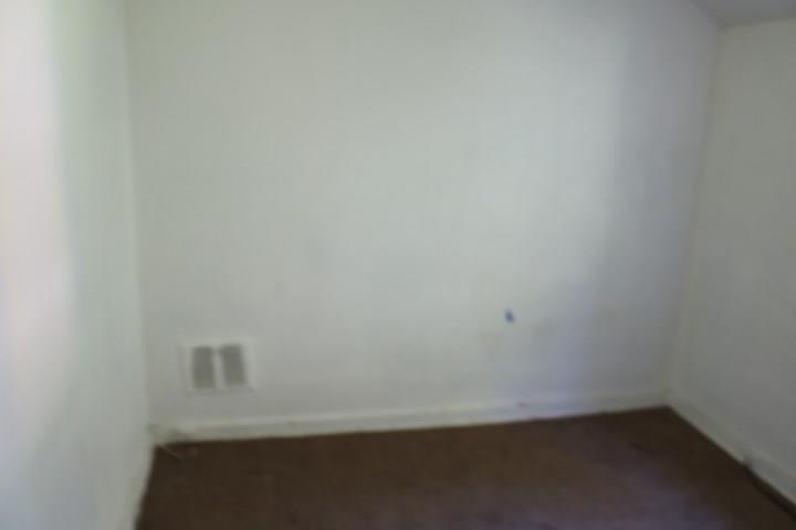 590 Grove Road Verona, PA 15147 - Photo 7 of 8 Gallery Image 7