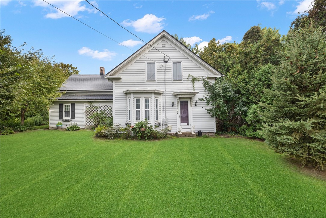 Spacious Cape/Colonial located in, desirable, Warwick on a corner lot. Offering over 1,600 square feet of living space, 3 beds and 1.5 baths.