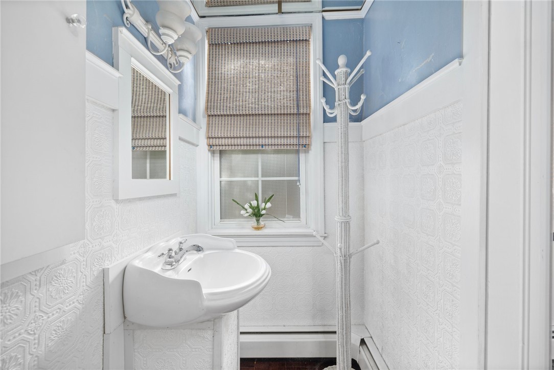 786 Sandy Lane Warwick, RI 02889 - Photo 12 of 26 Another perspective of the half bath.