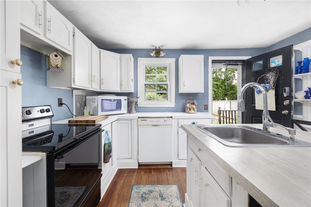 786 Sandy Lane Warwick, RI 02889 - Photo 7 of 26 Ample cabinet space.
