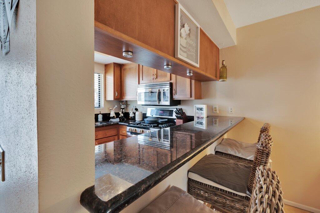 34161 Emily Way Rancho Mirage, CA 92270 - Photo 6 of 28 _7IV8860.jpg-SMALL