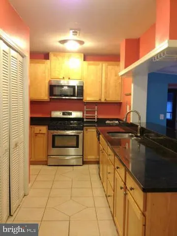 a close view of sink and tap