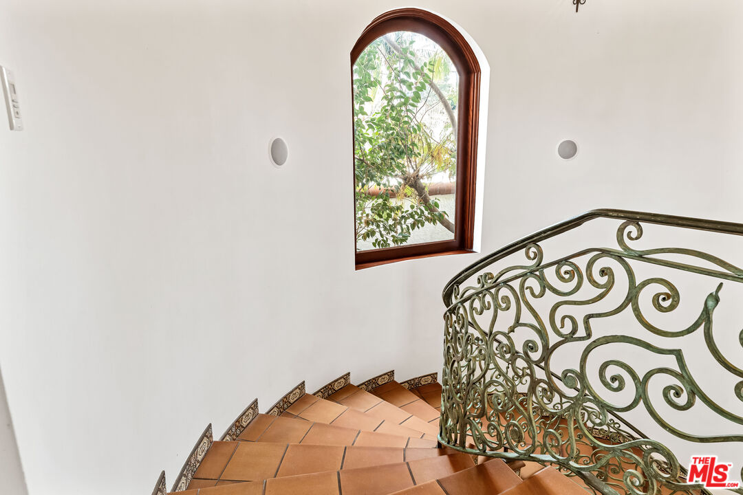 12109 Maxwellton Road Studio City, CA 91604 - Photo 46 of 75