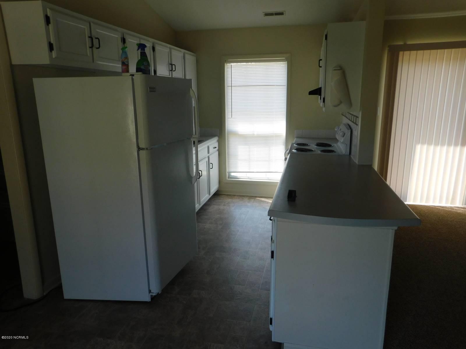 127 Shipman Road Havelock, NC 28532 - Photo 23 of 30 Kitchen on