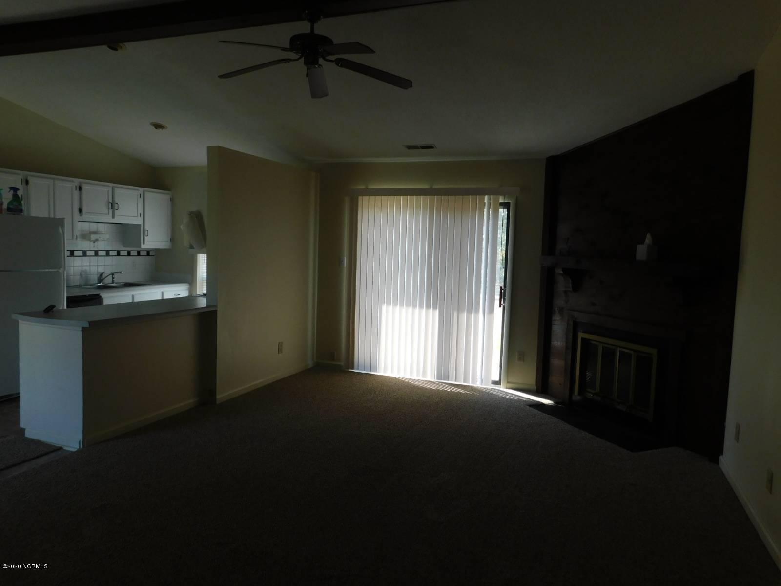 127 Shipman Road Havelock, NC 28532 - Photo 27 of 30 Living Room