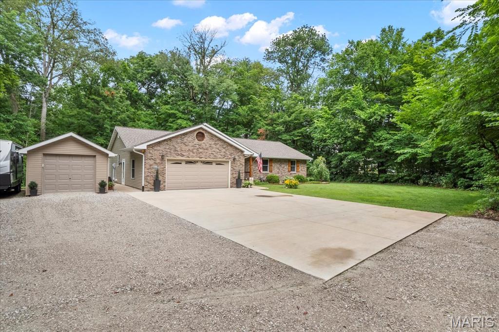 13345 Iberg Road Highland, IL 62249 - Photo 2 of 50 Gallery Image 2